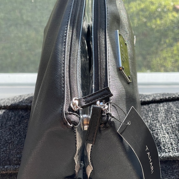 TAHARI Cosmetics Pyramid Case - Picture 2 of 14